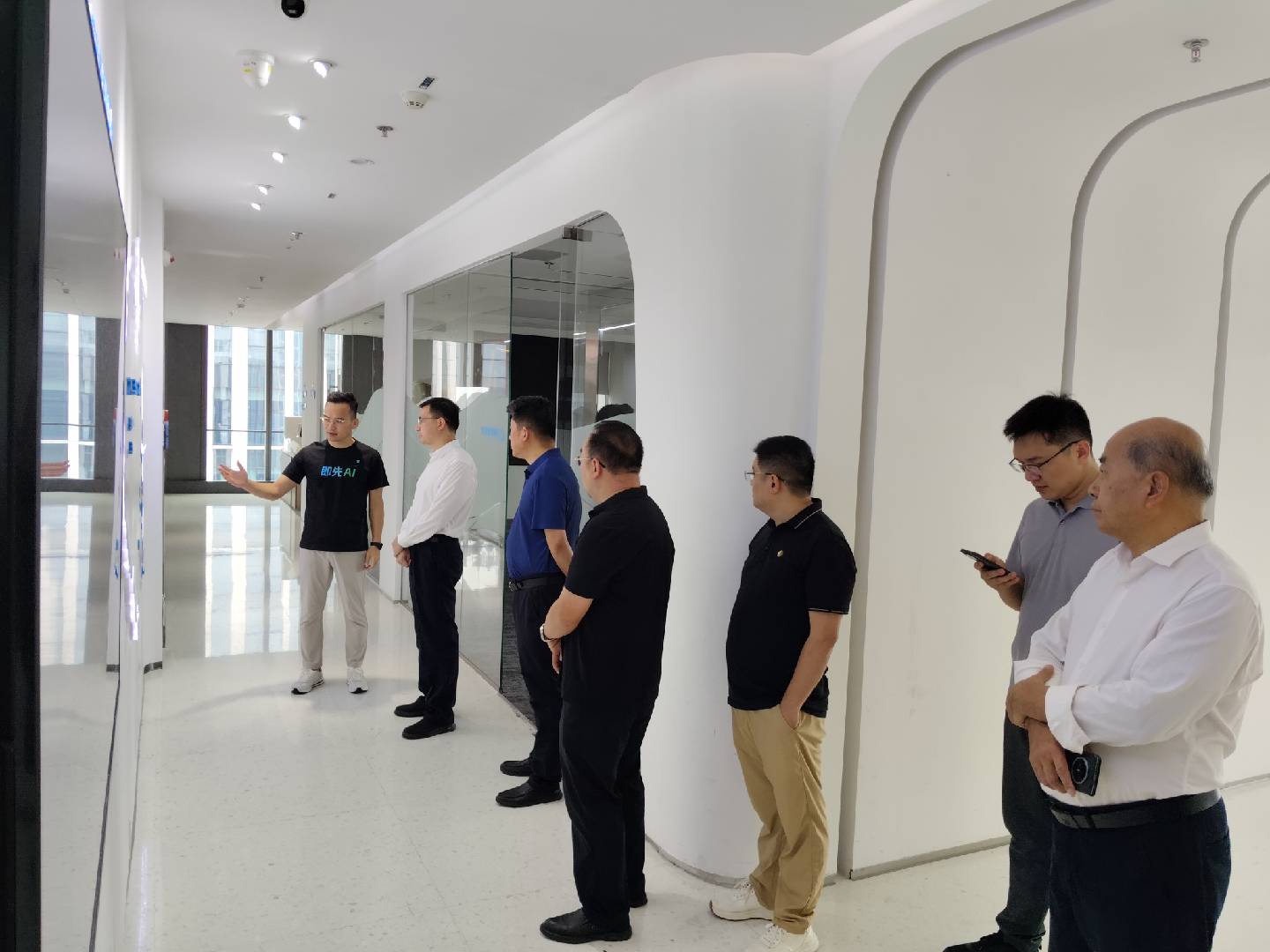 探迹总部展厅参观交流